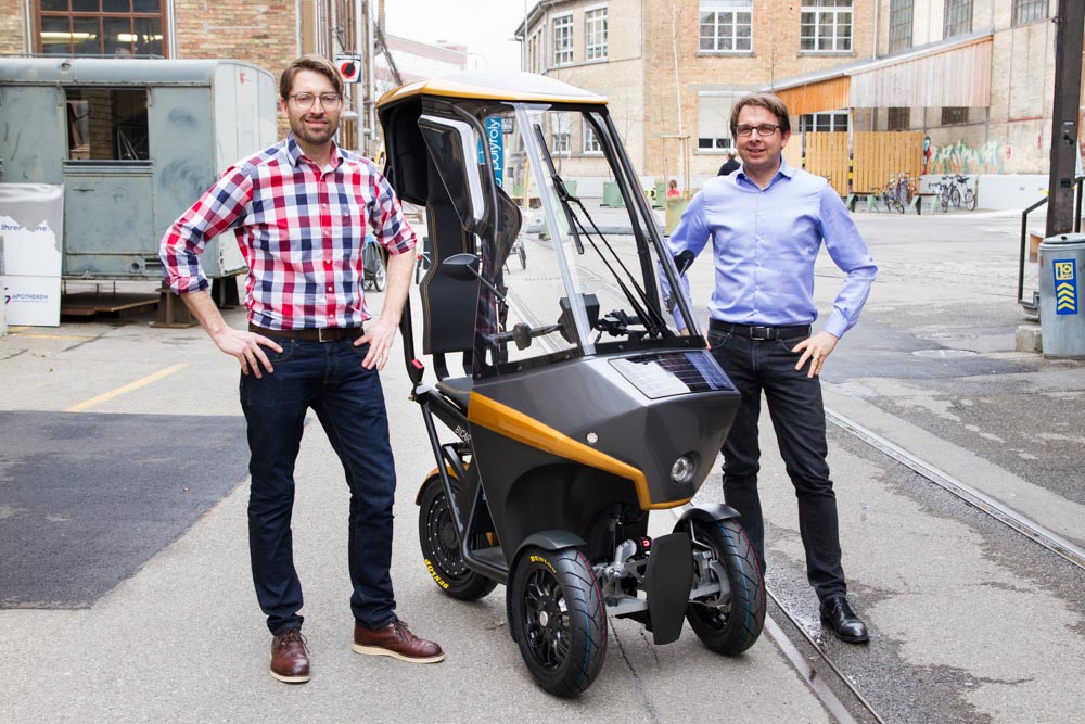 The BICAR together with its two inventors, Hans-Jörg Dennig (left) and Adrian Burri (right) © Share your BICAR AG.